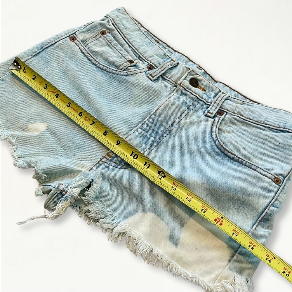 SOLD Vintage 90s Levi’s 501 Cut-Off Jean Shorts 1992 Raw Hem Distressed Denim - Picture 13 of 14